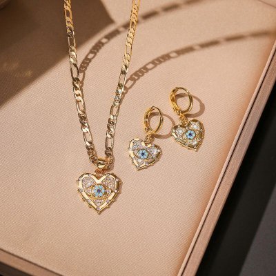 Women Fashion Heart-Shaped Rhinestone Devil Eye Pendant Favorite Earrings