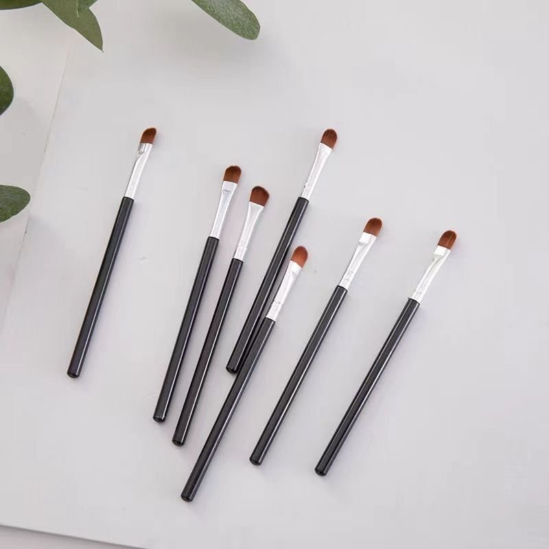 Women Fashion Portable Single Eye Shadow Brush Beauty Tool