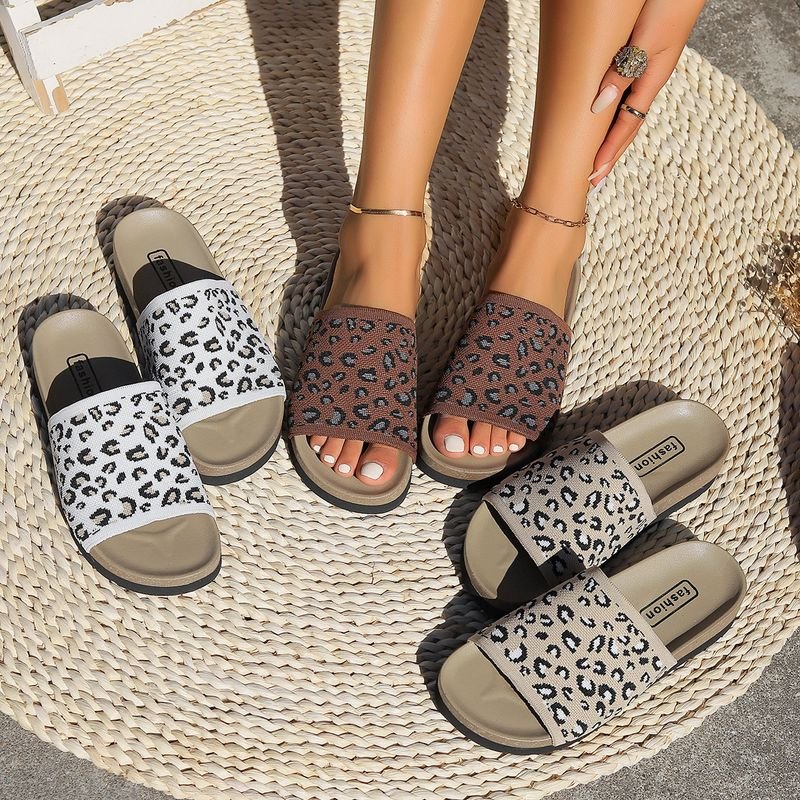 Plus Size Women Fashionable Leopard Flat Slippers