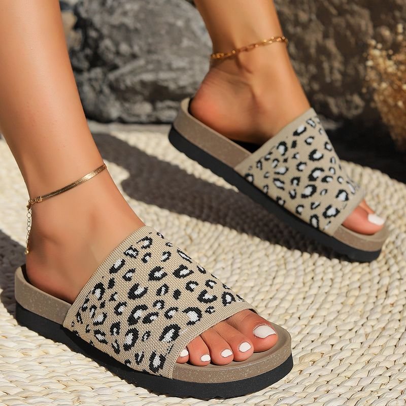 Plus Size Women Fashionable Leopard Flat Slippers