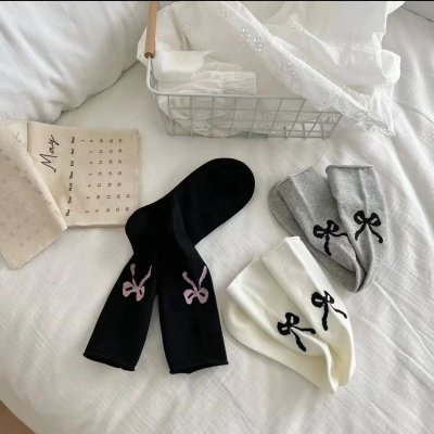 Women Simple Heel Bow Decorative Socks