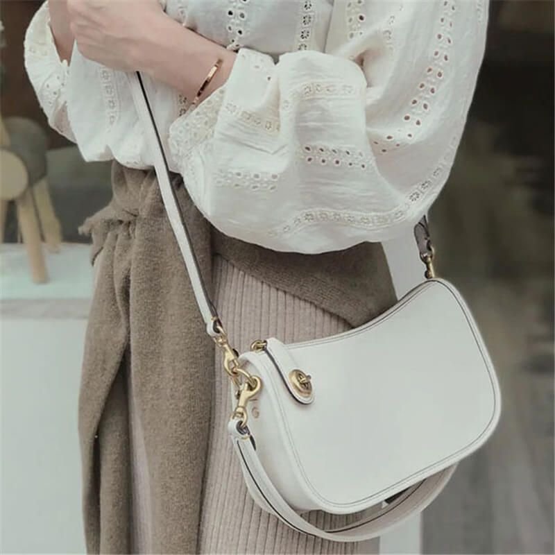 Women Fashion Solid Color Zipper Metal Decorative Genuine Leather Bag