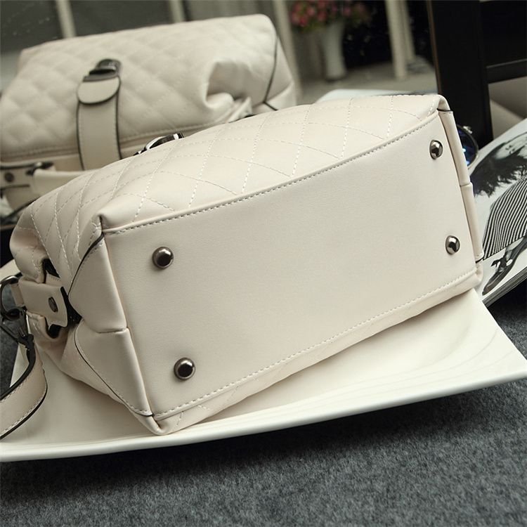 Women Retro Large Capacity Rhombus Stitching Doctor Bag